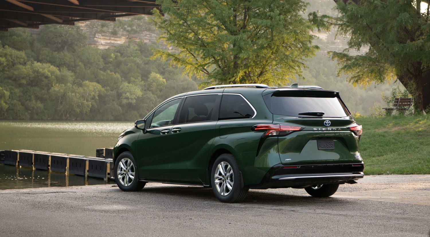 2022 Toyota Sienna Hybrid - Wheels Vista